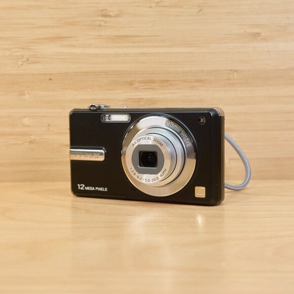 Panasonic Lumix DMC-F3 / 12.1MP Digital Camera / Ultra-Compact / Tested - Picture 1 of 8